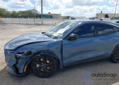 2023 Ford Mustang Mach-E Premium z USA, uszkodzony, nr VIN 3FMTK3SU2PMA90599